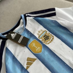 Remera arg con brillos